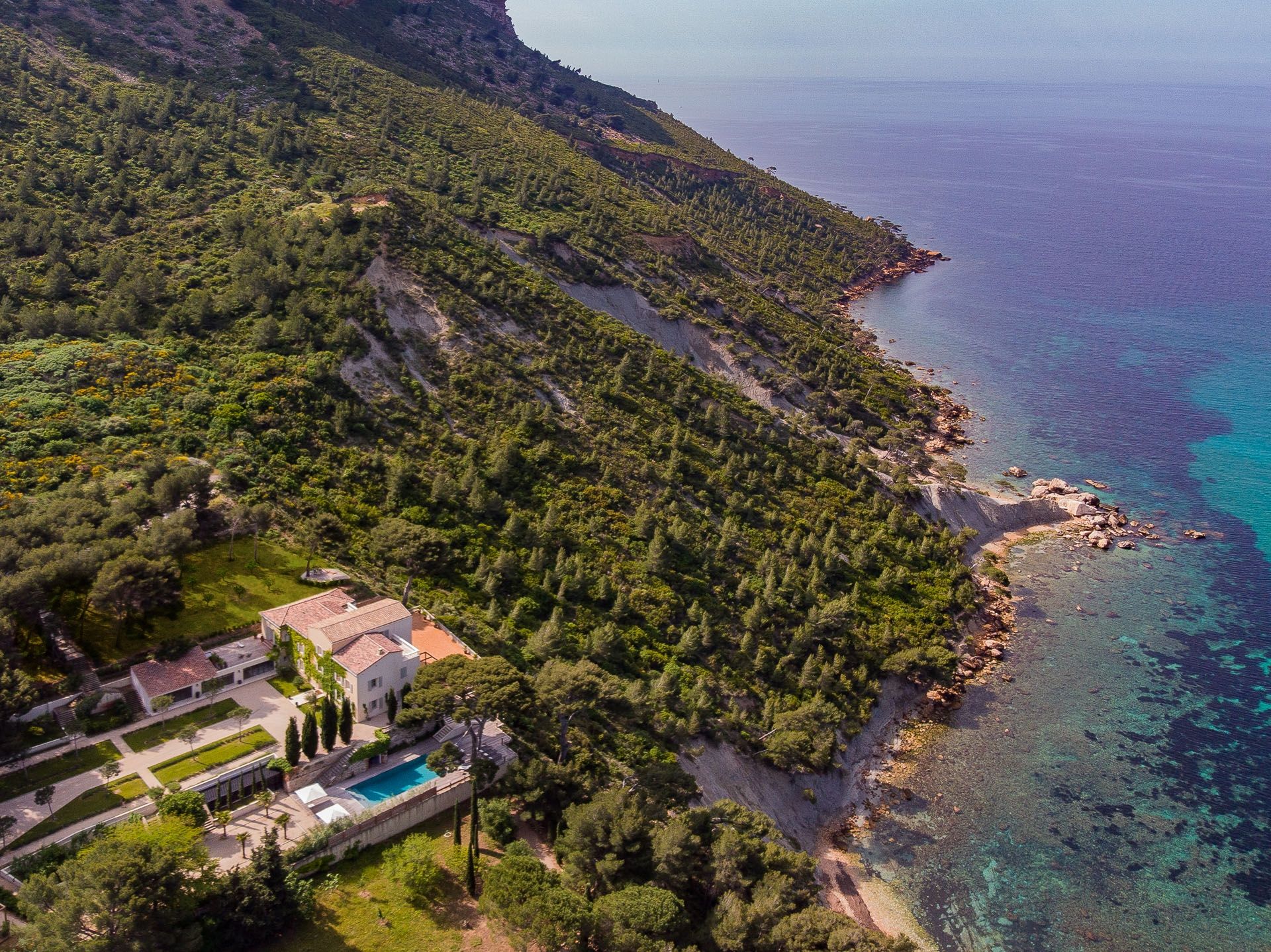luxury property 15 Rooms for seasonal rent on CASSIS (13260)