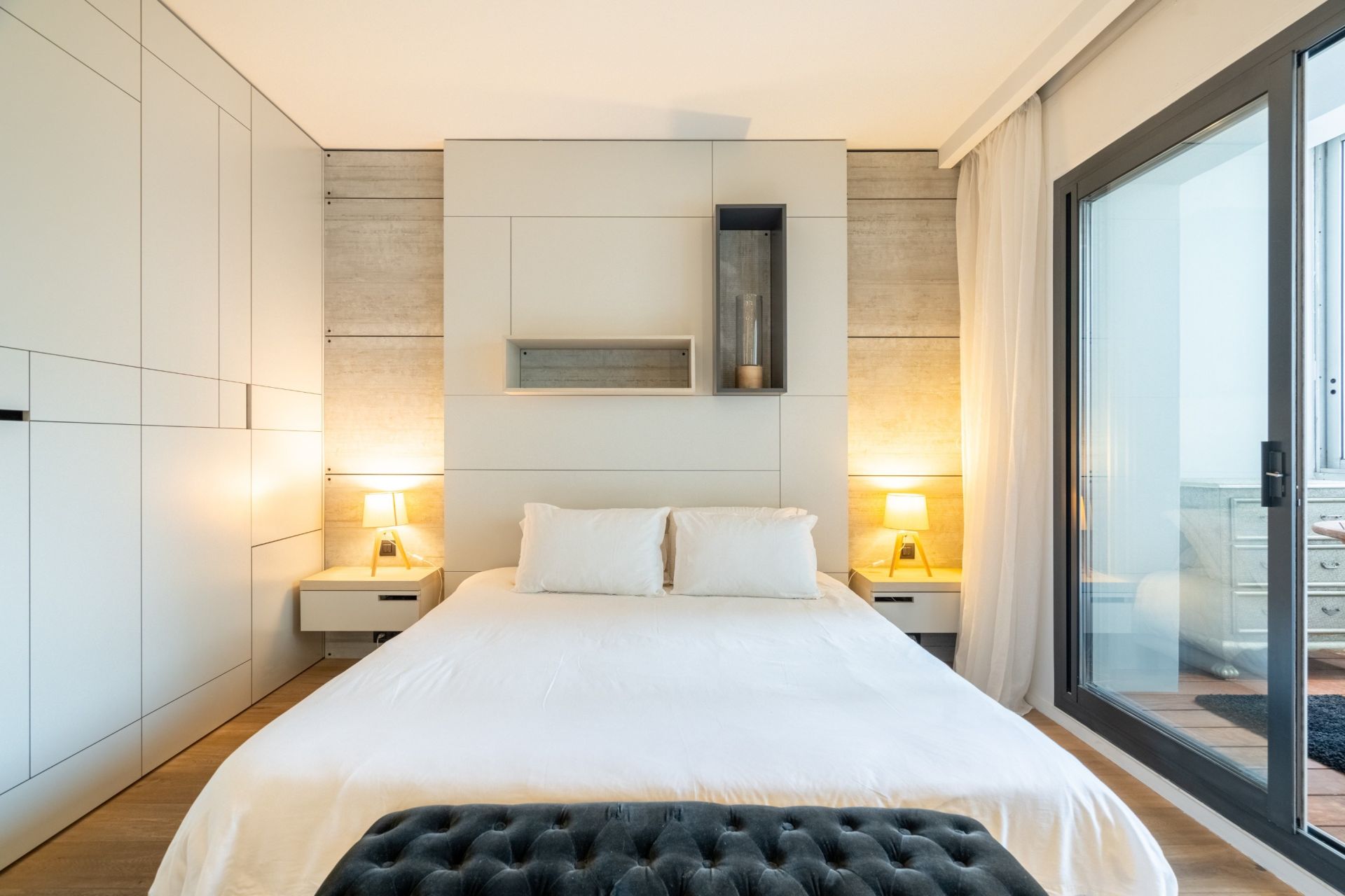 luxury apartment 5 Rooms for sale on MARSEILLE (13008)