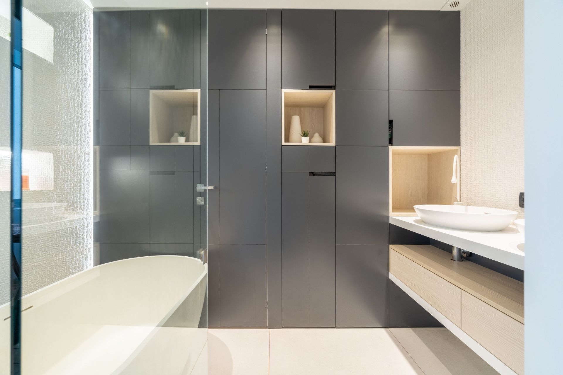 luxury apartment 5 Rooms for sale on MARSEILLE (13008)
