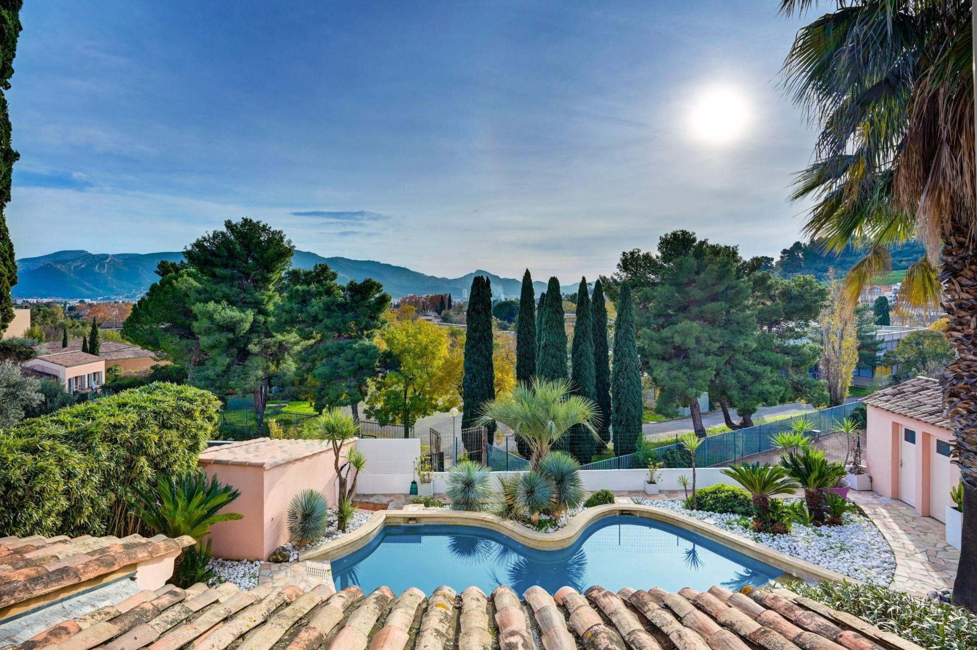 provencal house 5 Rooms for sale on MARSEILLE (13012)