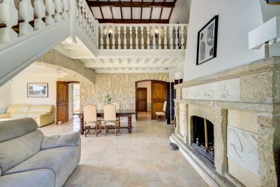maison provençale 10 Pièces en vente sur MARTIGUES (13500) Vente Martigues Maison provençale 10 Pièces 330 m²