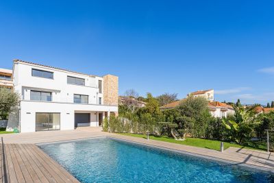maison de luxe 6 Pièces en vente sur SANARY SUR MER (83110) Vente Sanary-sur-Mer Maison de luxe 6 Pièces 204 m²