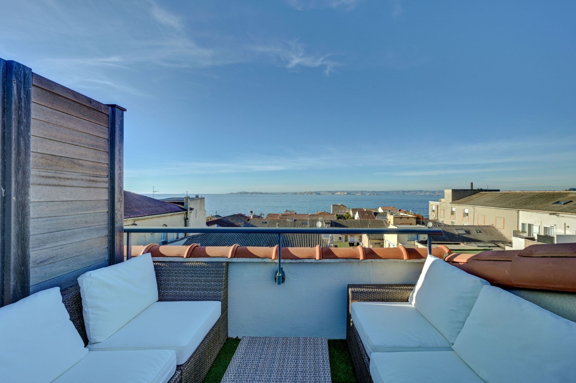 penthouse 4 Rooms for sale on MARSEILLE (13008)