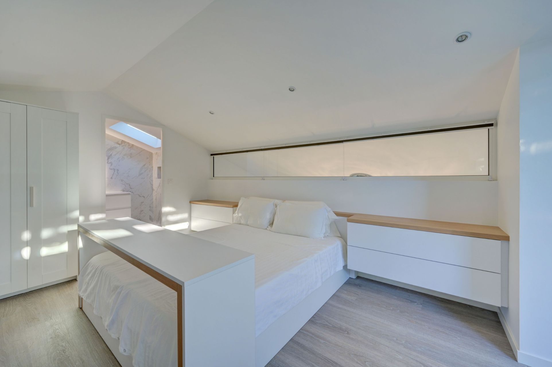 penthouse 4 Rooms for sale on MARSEILLE (13008)