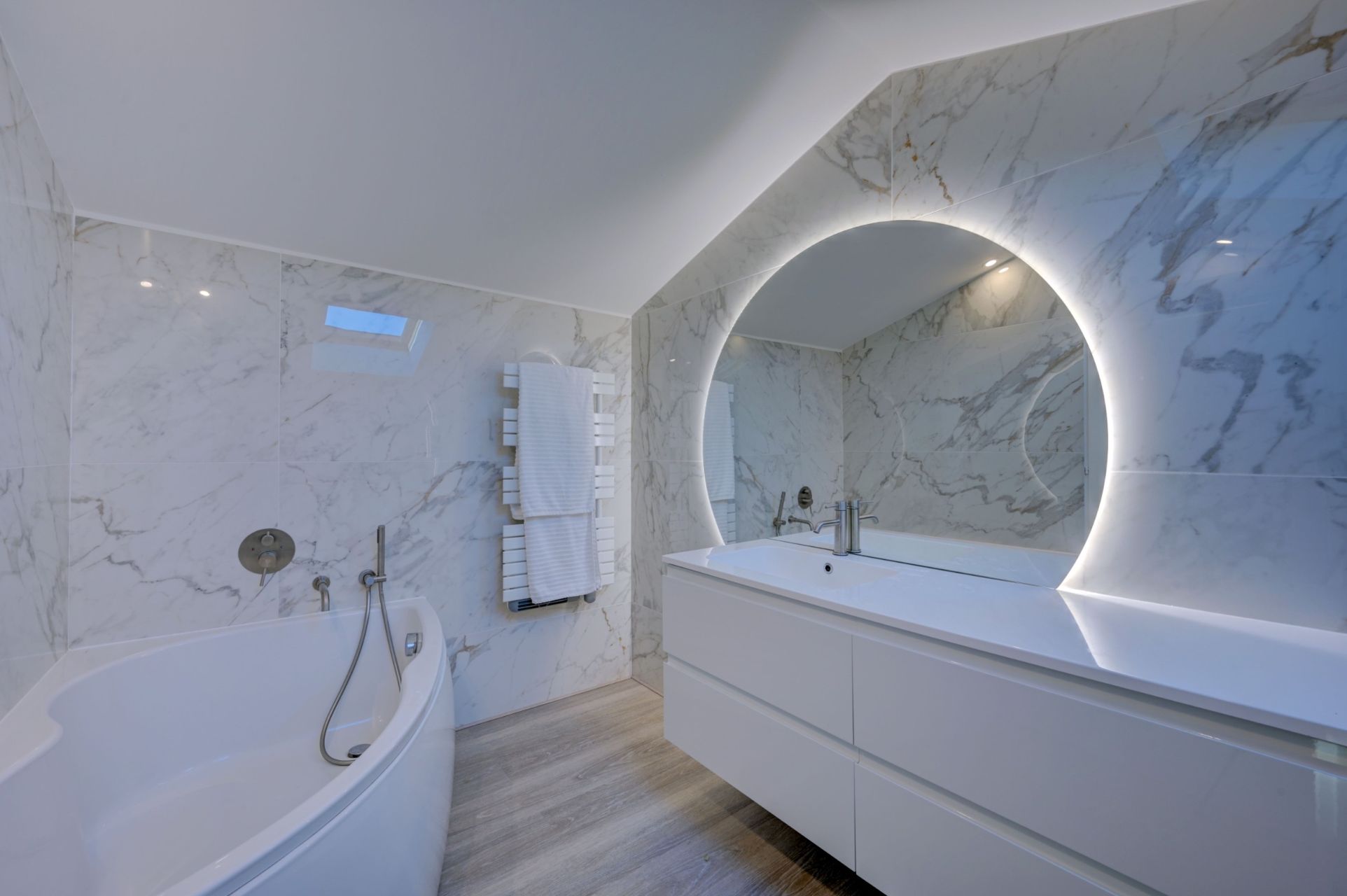 penthouse 4 Rooms for sale on MARSEILLE (13008)