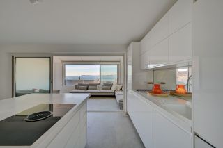 luxury apartment 4 Rooms for sale on MARSEILLE (13008)