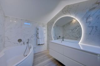 luxury apartment 4 Rooms for sale on MARSEILLE (13008)