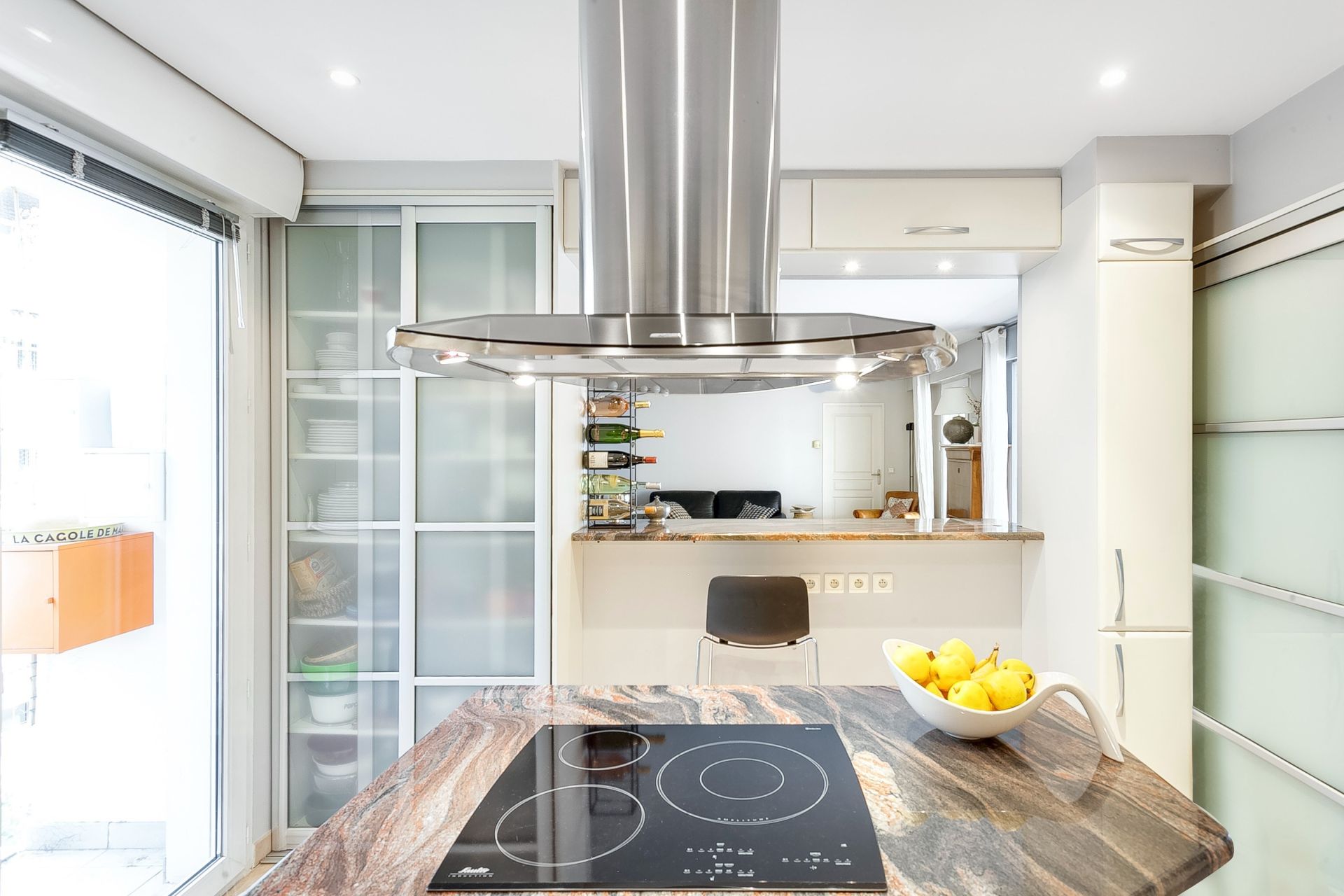 luxury apartment 4 Rooms for sale on MARSEILLE (13008)