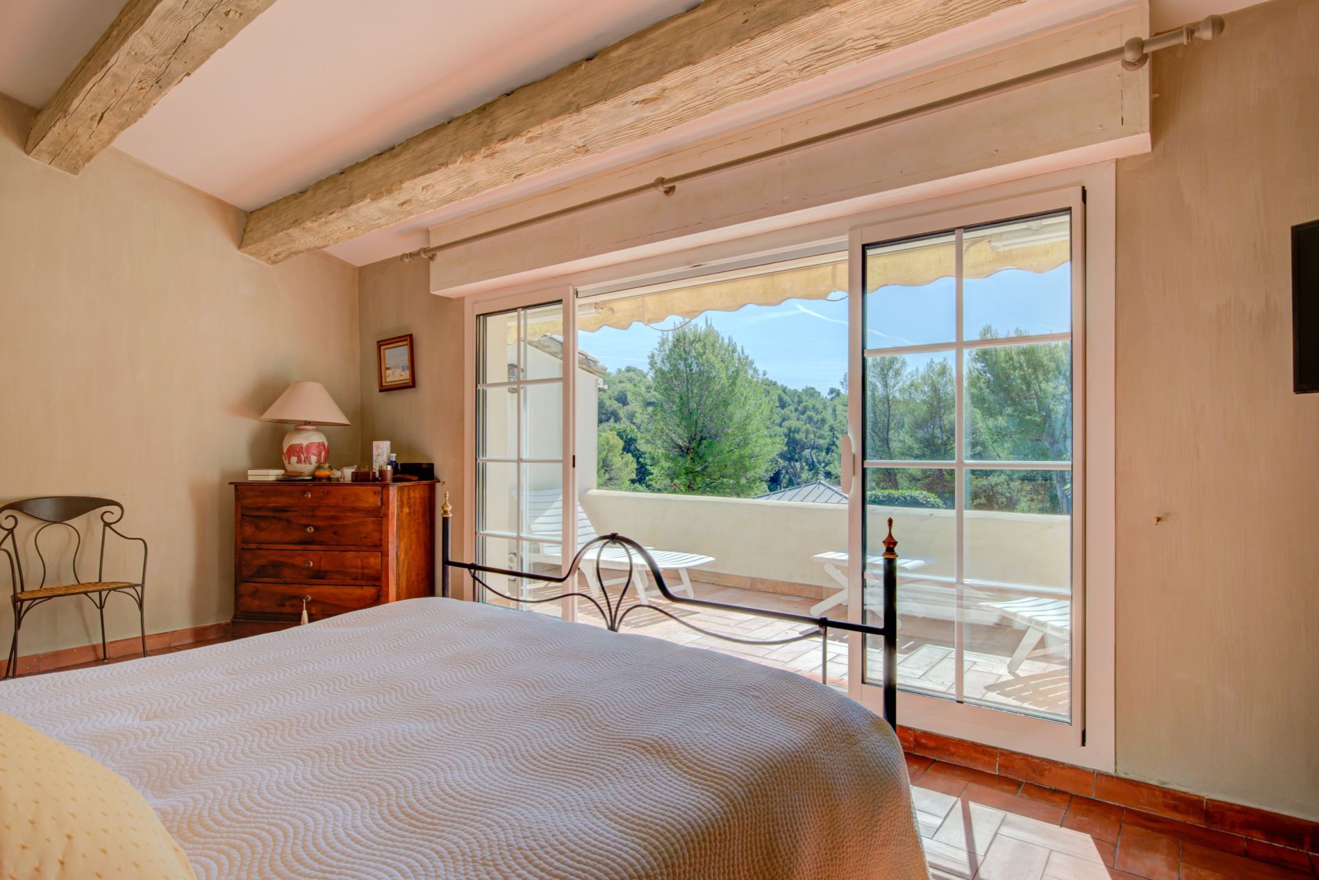 luxury villa 10 Rooms for sale on AUBAGNE (13400)