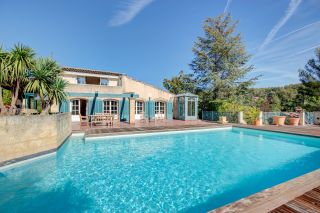 luxury villa 10 Rooms for sale on AUBAGNE (13400)