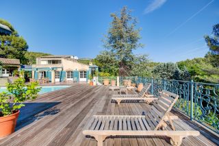 luxury villa 10 Rooms for sale on AUBAGNE (13400)