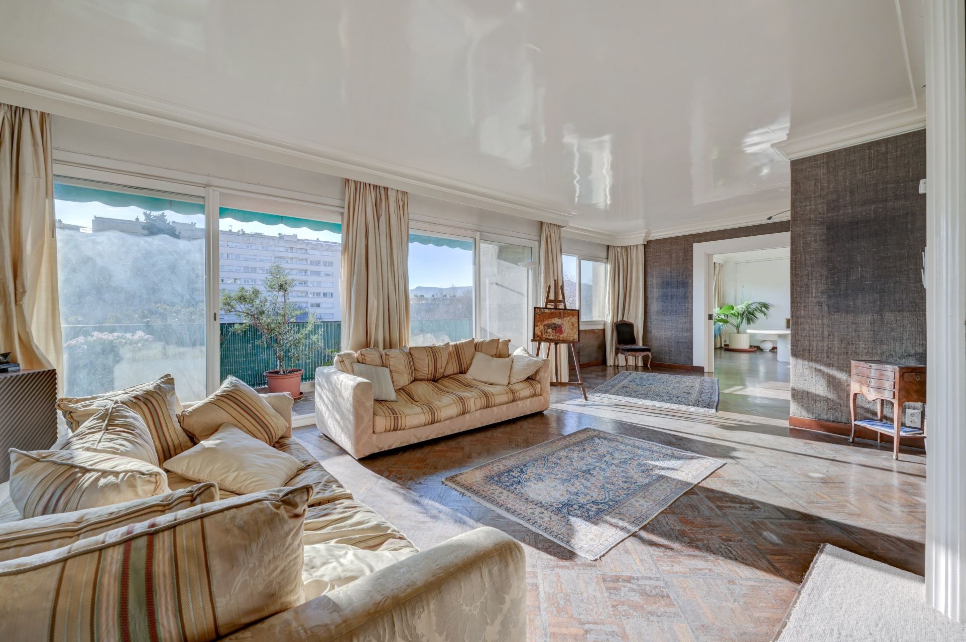 luxury apartment 7 Rooms for sale on MARSEILLE (13008)