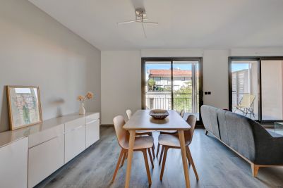 luxury apartment 3 Rooms for sale on MARSEILLE (13007) Sale Marseille 7 Luxury apartment 3 Rooms 73 m²