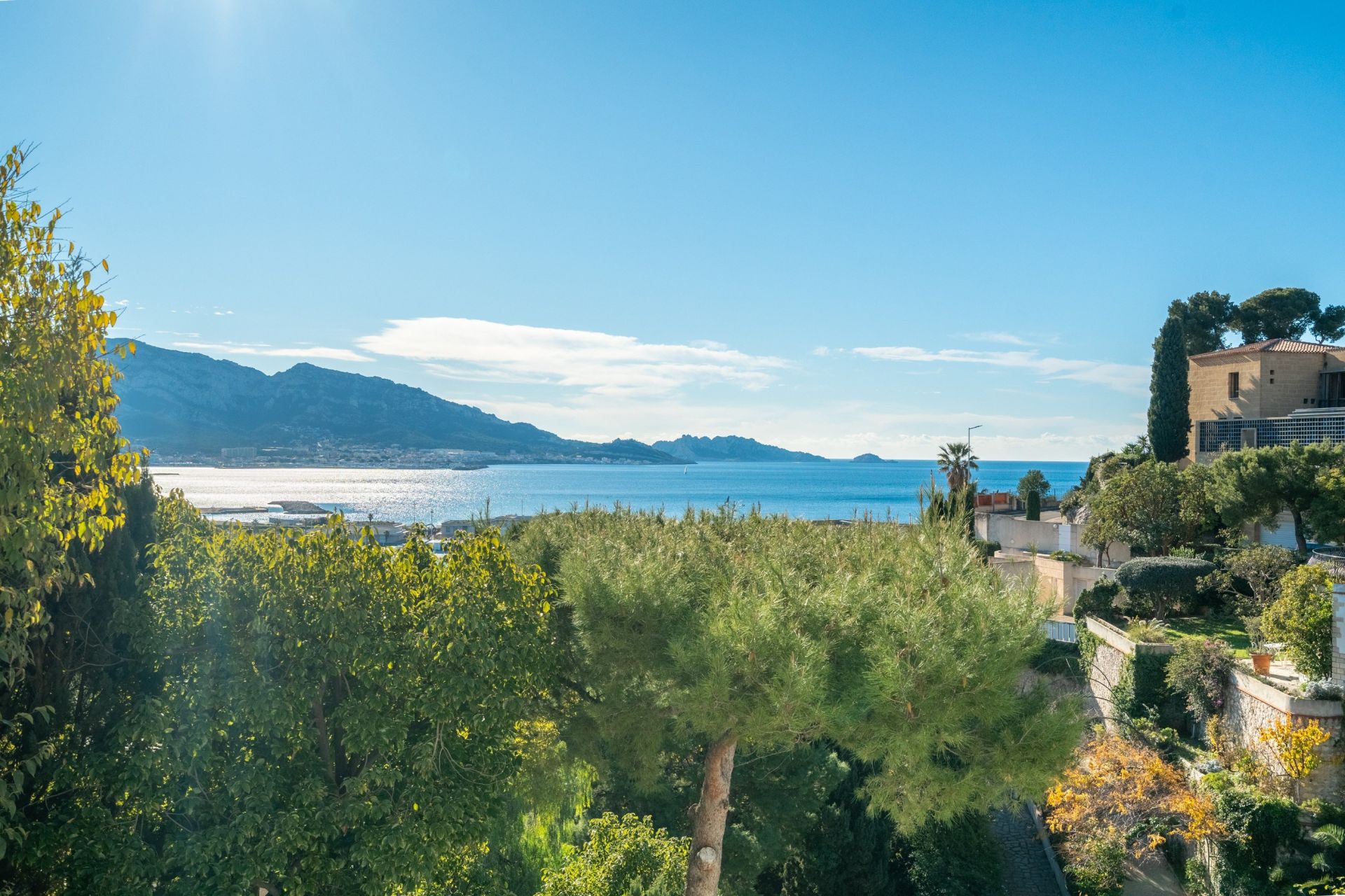luxury duplex 6 Rooms for sale on MARSEILLE (13007)