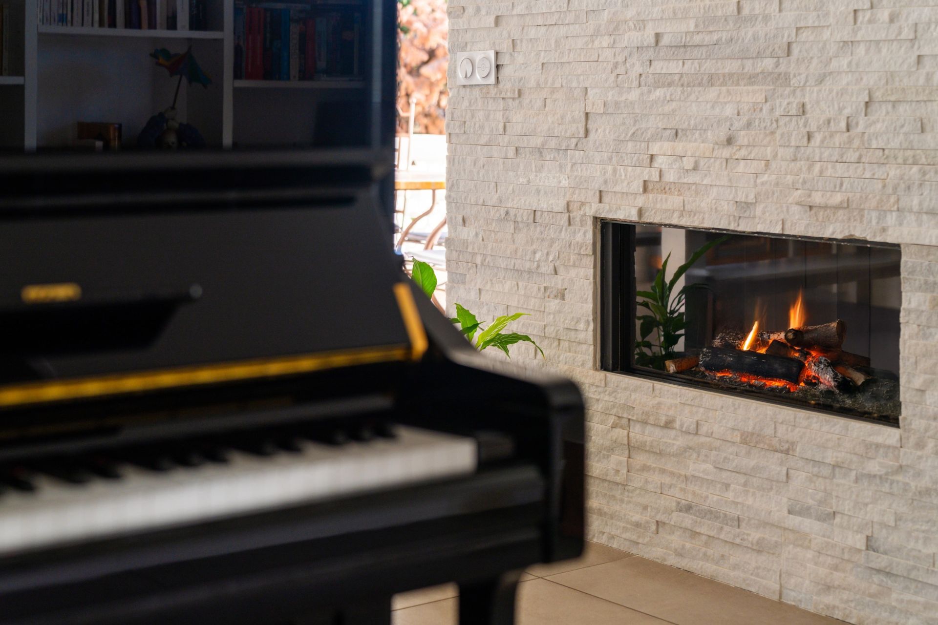 luxury apartment 6 Rooms for sale on MARSEILLE (13007)