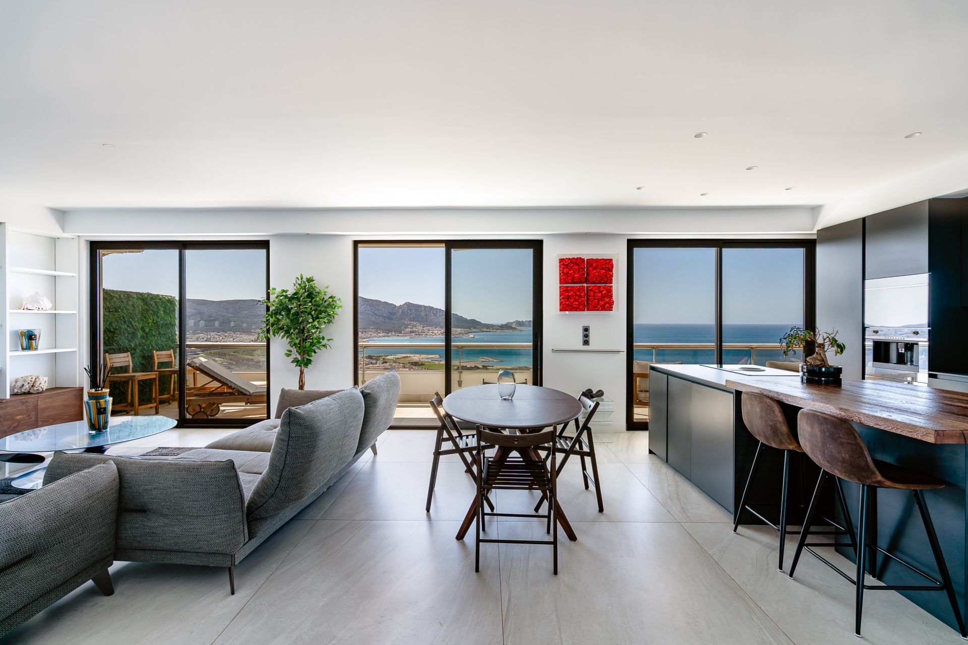 luxury apartment 3 Rooms for sale on MARSEILLE (13008)