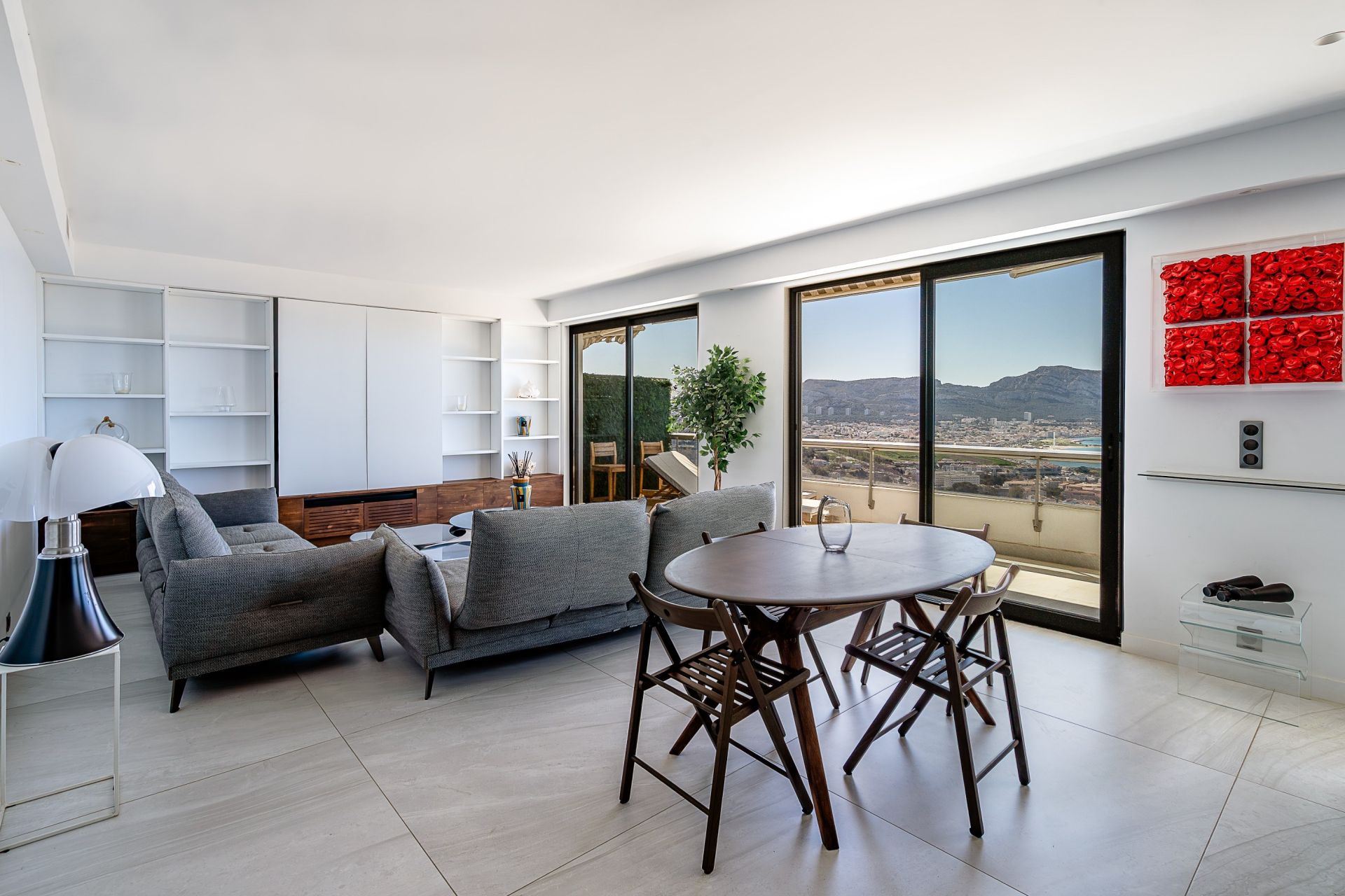 luxury apartment 3 Rooms for sale on MARSEILLE (13008)