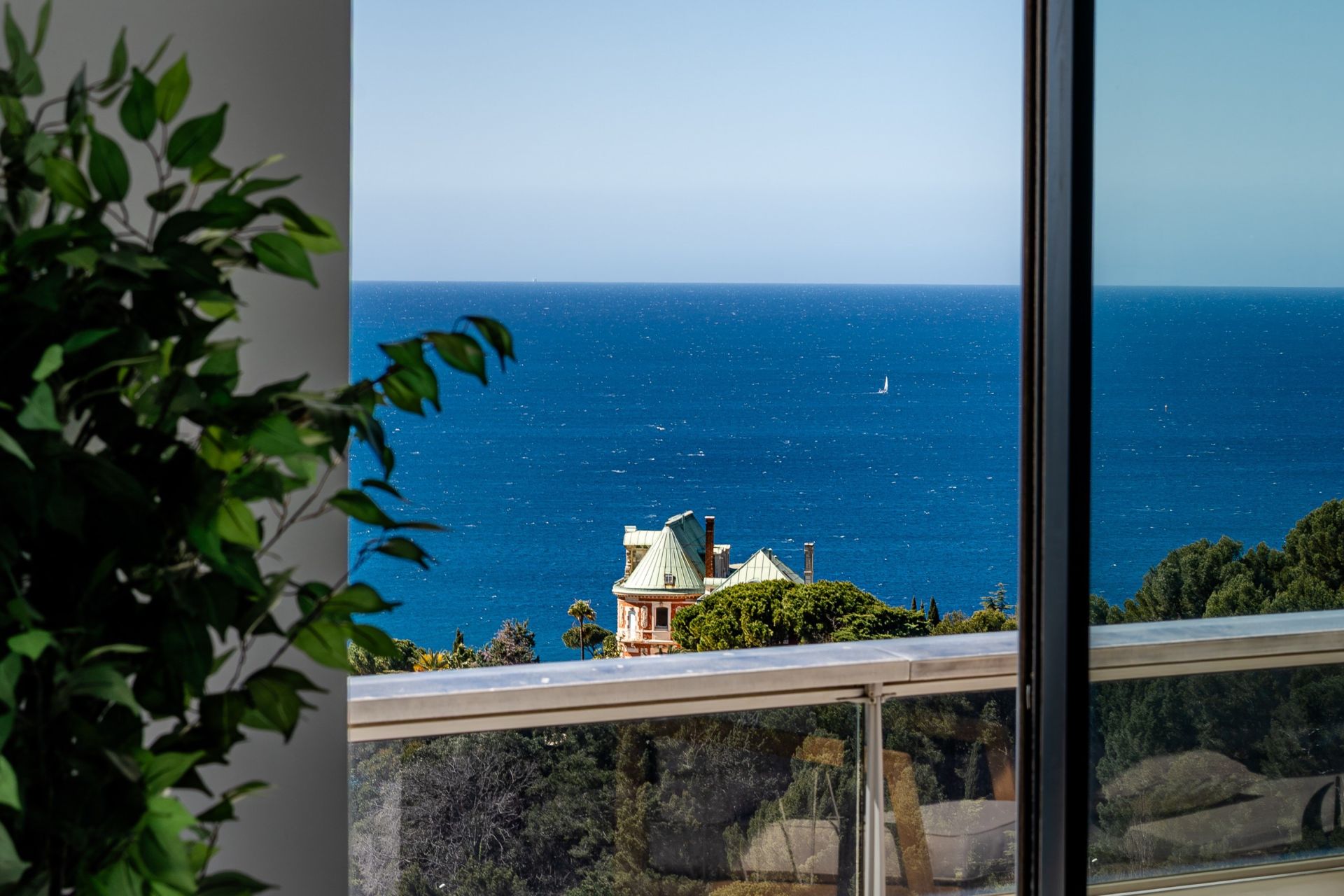 luxury apartment 3 Rooms for sale on MARSEILLE (13008)