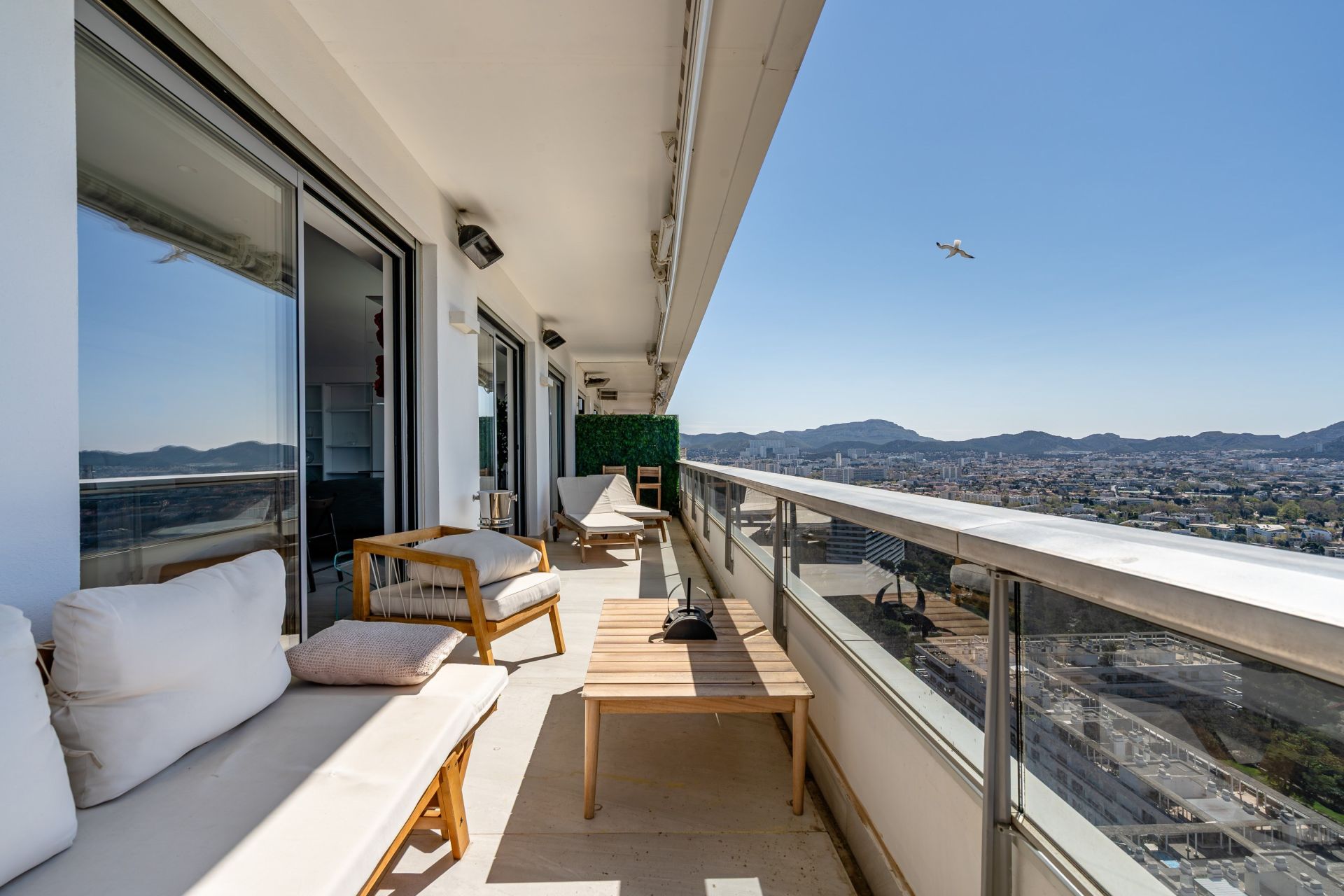 luxury apartment 3 Rooms for sale on MARSEILLE (13008)