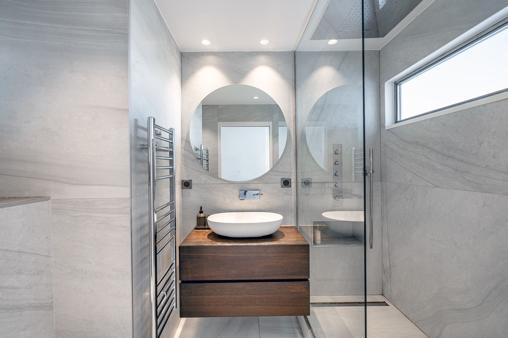 luxury apartment 3 Rooms for sale on MARSEILLE (13008)