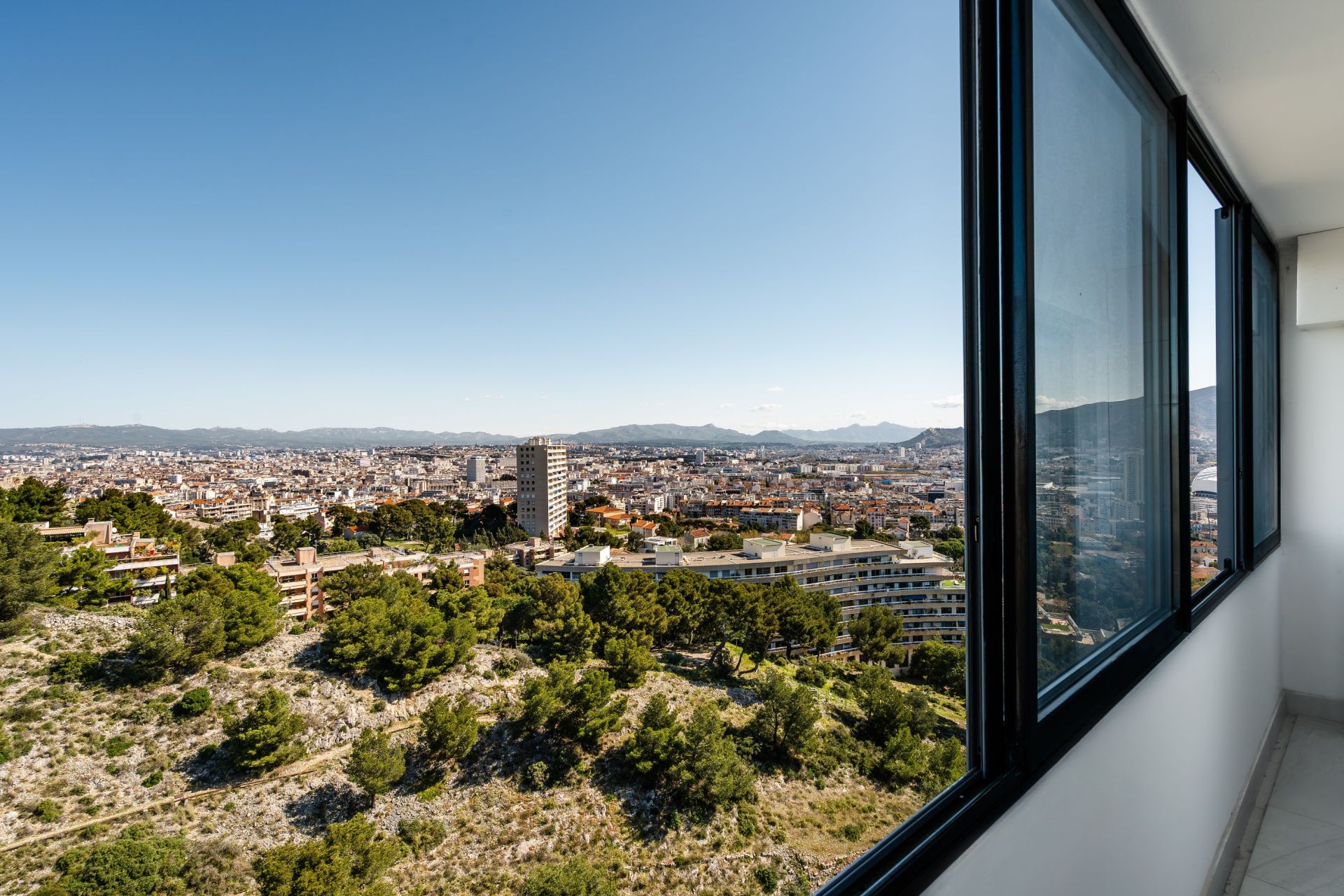 luxury apartment 3 Rooms for sale on MARSEILLE (13008)