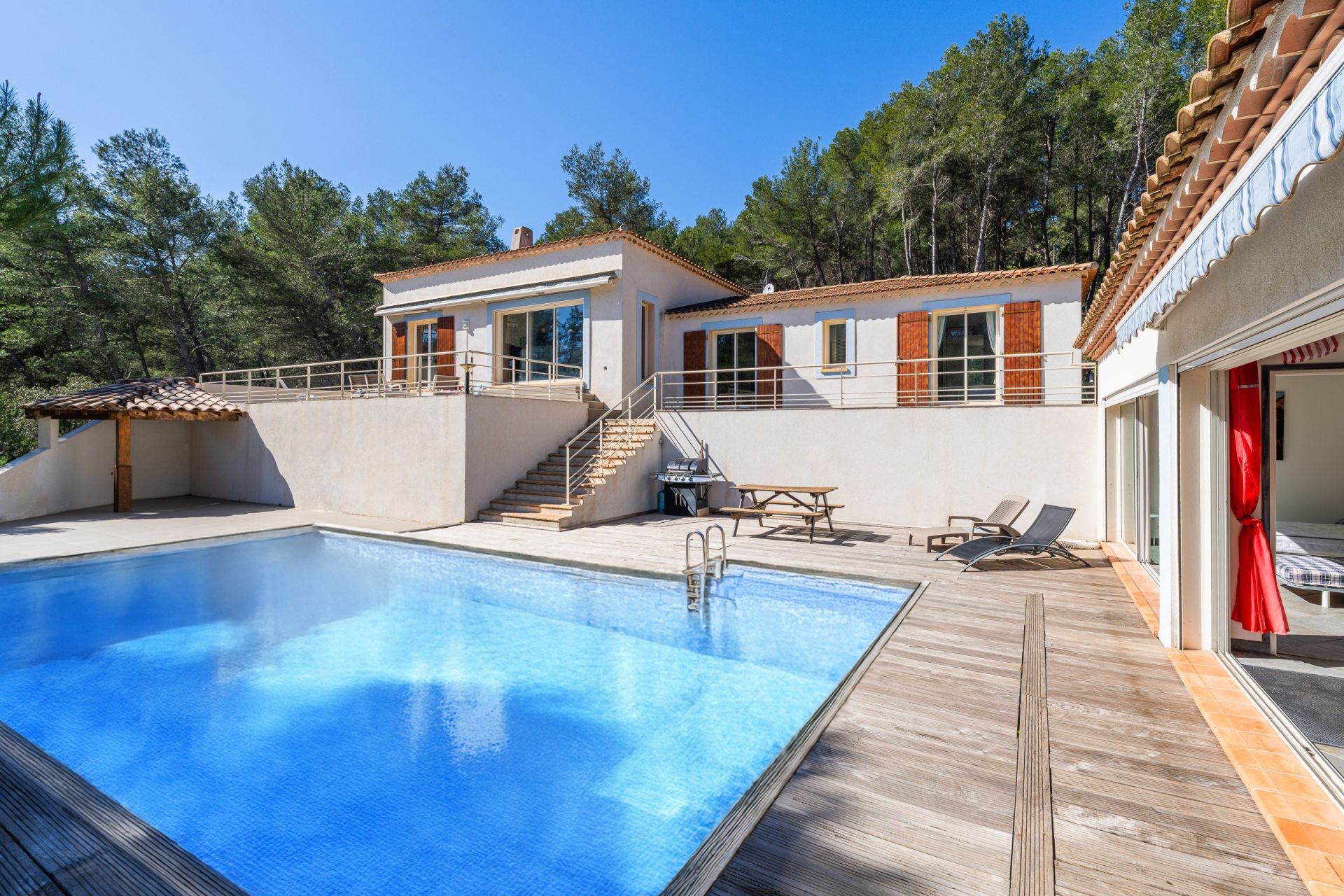 luxury house 6 Rooms for sale on ROQUEFORT LA BEDOULE (13830)