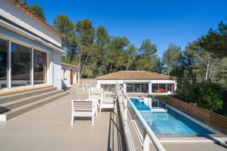 luxury house 6 Rooms for sale on ROQUEFORT LA BEDOULE (13830)