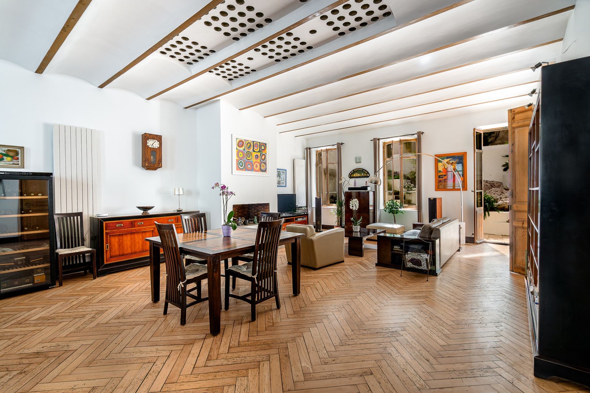 luxury apartment 4 Rooms for sale on MARSEILLE (13006)