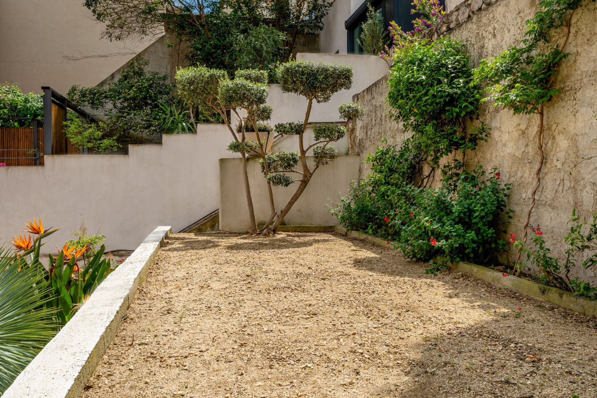 luxury apartment 4 Rooms for sale on MARSEILLE (13006)