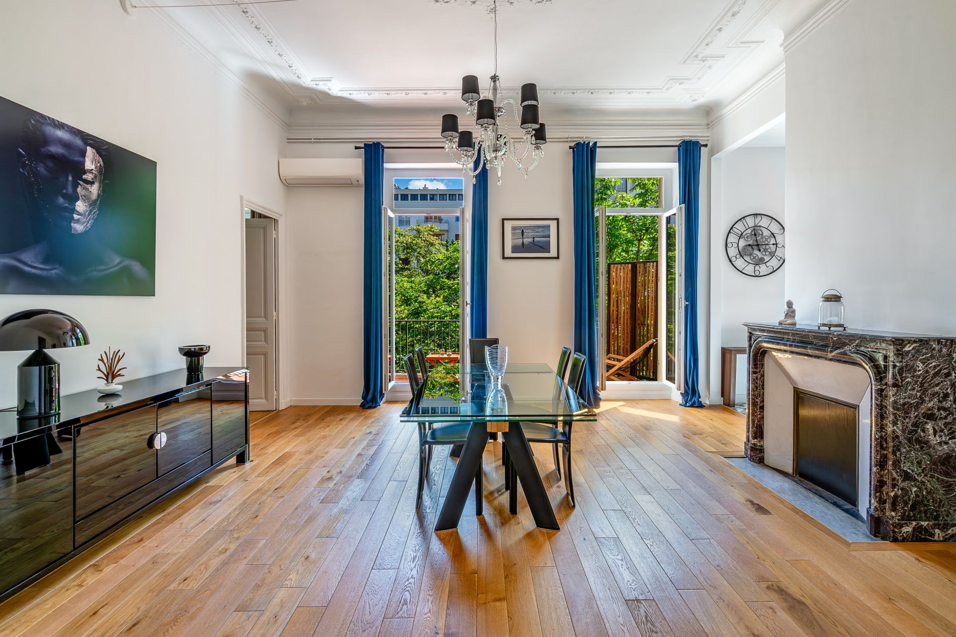 luxury apartment 5 Rooms for sale on MARSEILLE (13008)