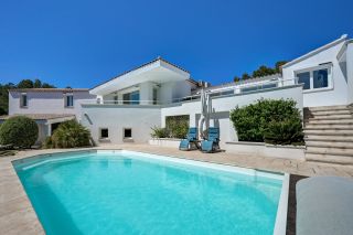 luxury house 8 Rooms for sale on ENSUES LA REDONNE (13820)
