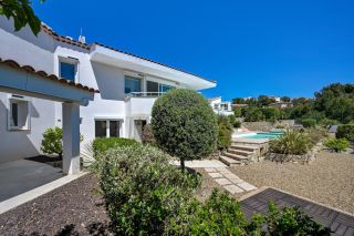 luxury house 8 Rooms for sale on ENSUES LA REDONNE (13820)