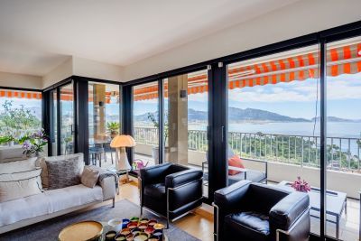 luxury apartment 4 Rooms for sale on MARSEILLE (13007) Sale Marseille 7 Luxury apartment 4 Rooms 130 m²