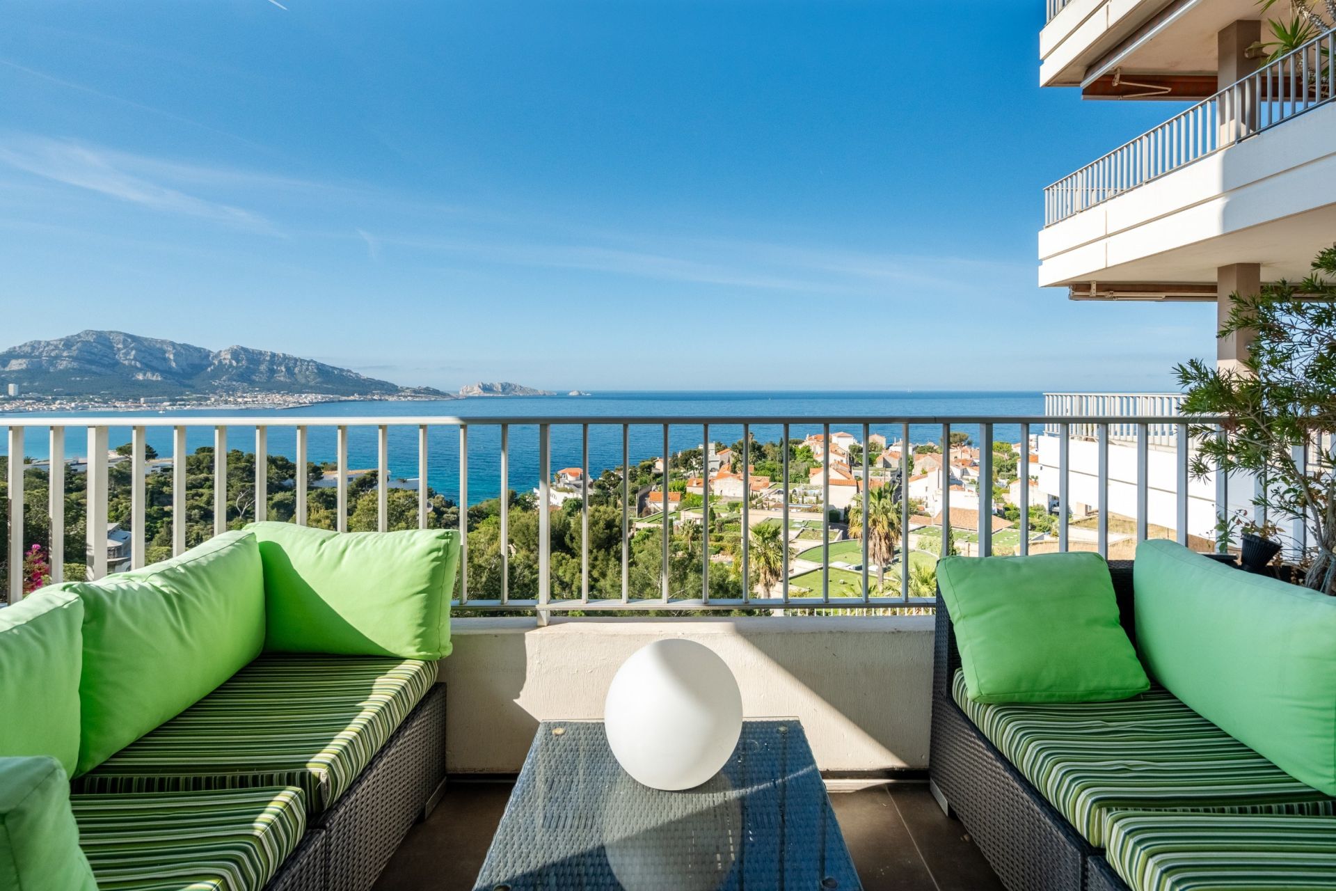 luxury apartment 3 Rooms for sale on MARSEILLE (13007)