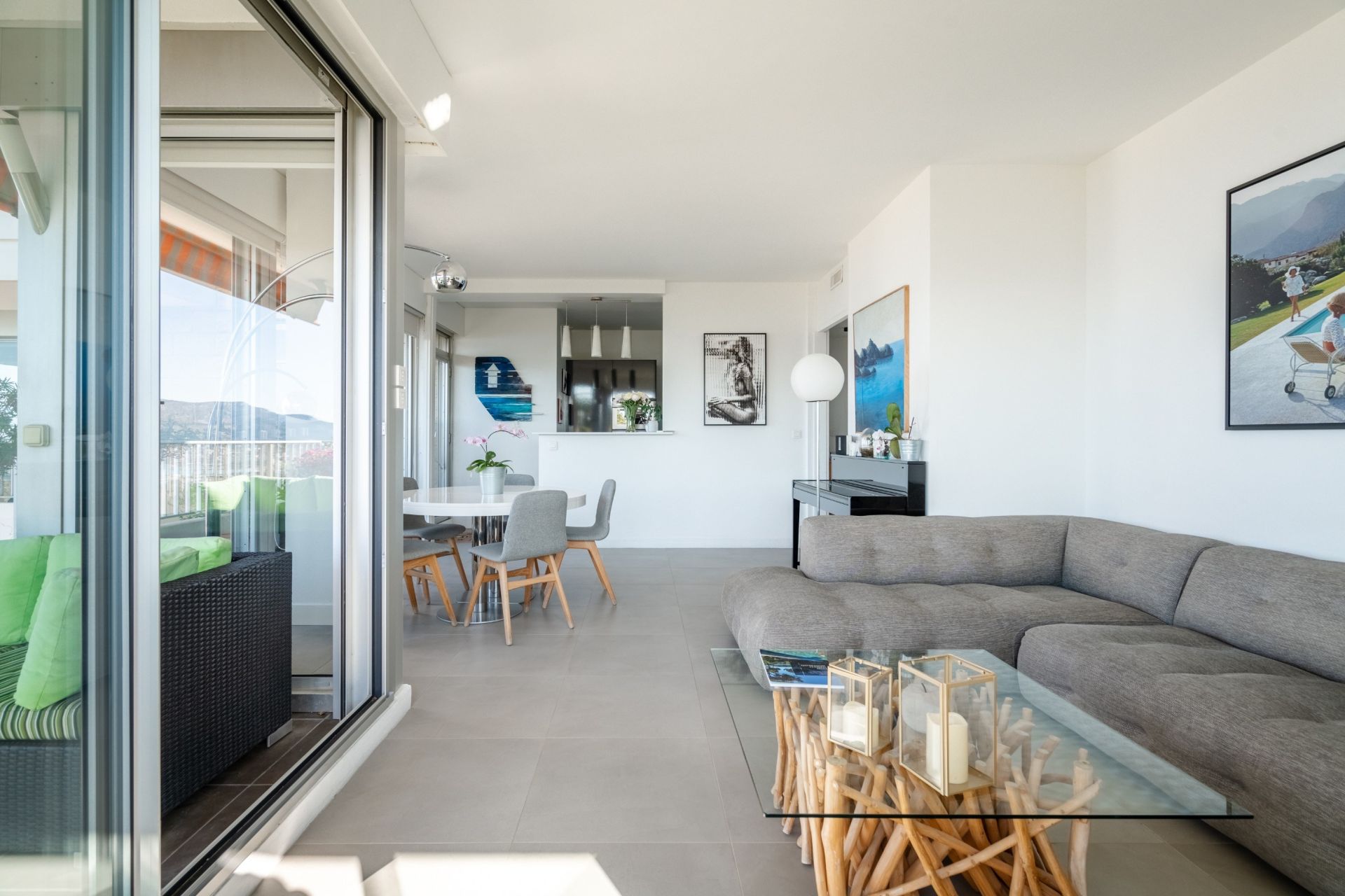 luxury apartment 3 Rooms for sale on MARSEILLE (13007)
