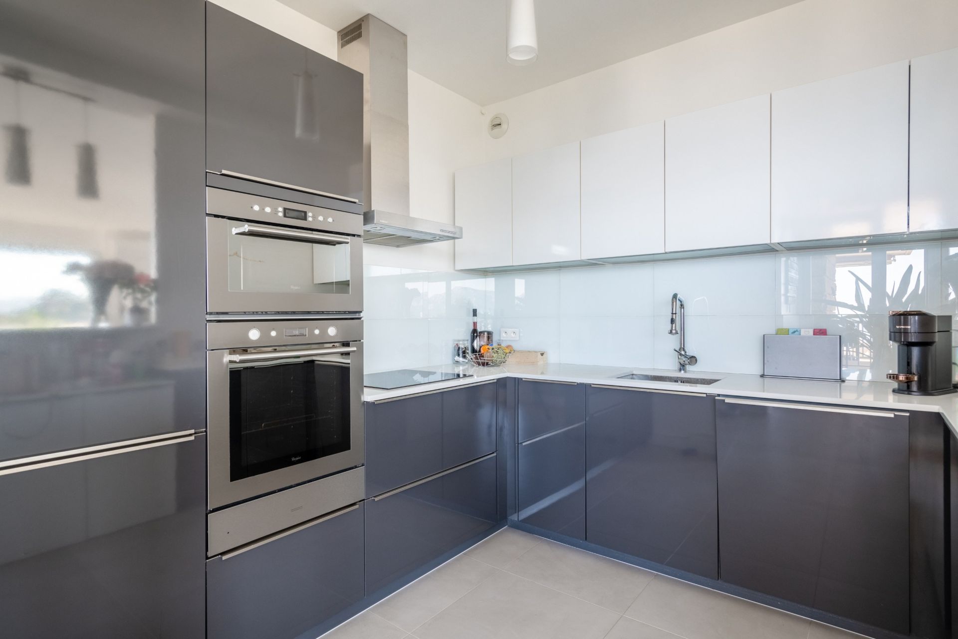 luxury apartment 3 Rooms for sale on MARSEILLE (13007)