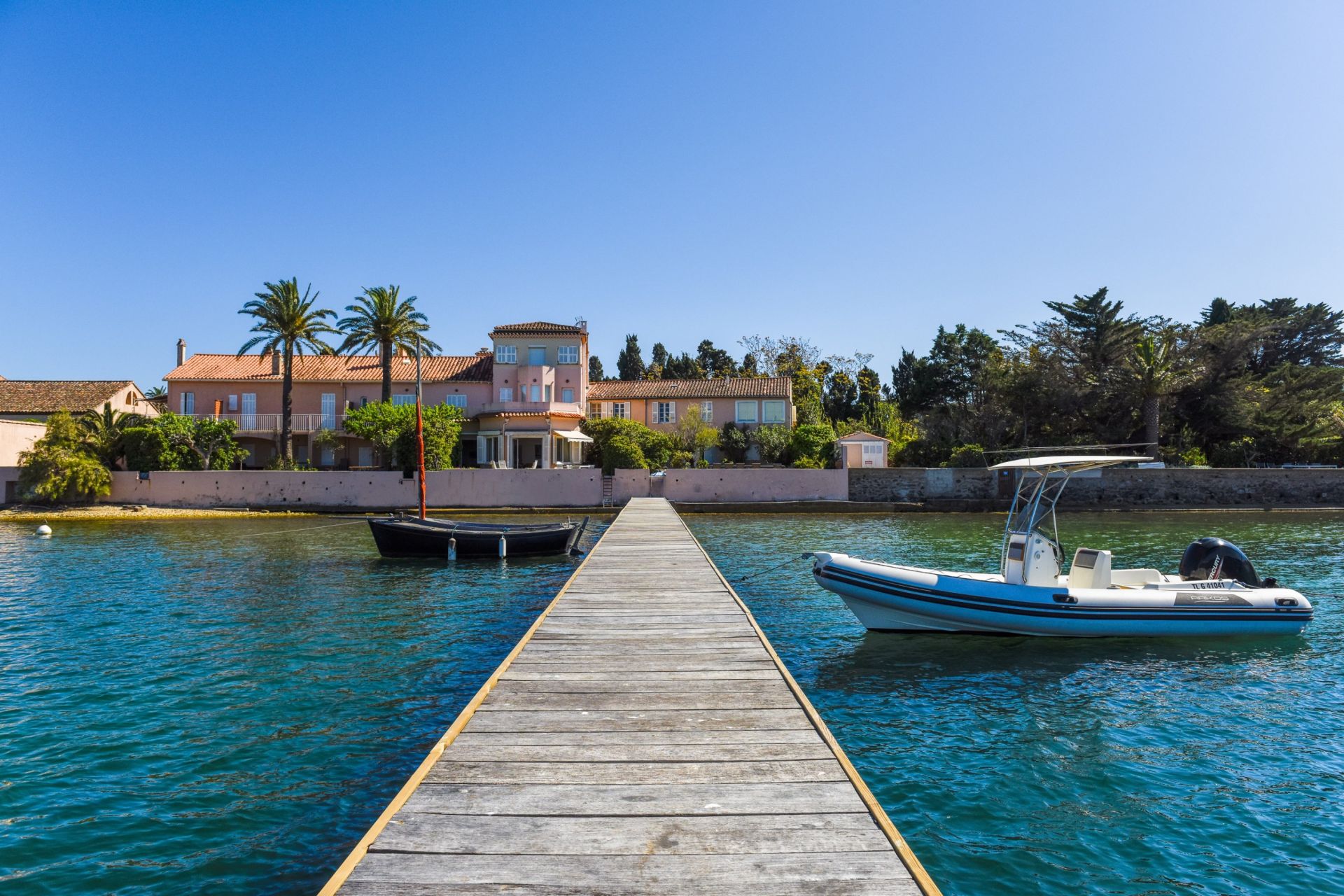 luxury apartment 3 Rooms for sale on PORQUEROLLES (83400)