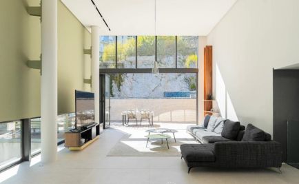 luxury house 7 Rooms for sale on MARSEILLE (13007) Sale Marseille 7 Luxury house 7 Rooms 375 m²