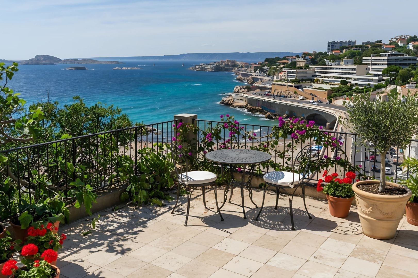 mansion 10 Rooms for sale on MARSEILLE (13007)
