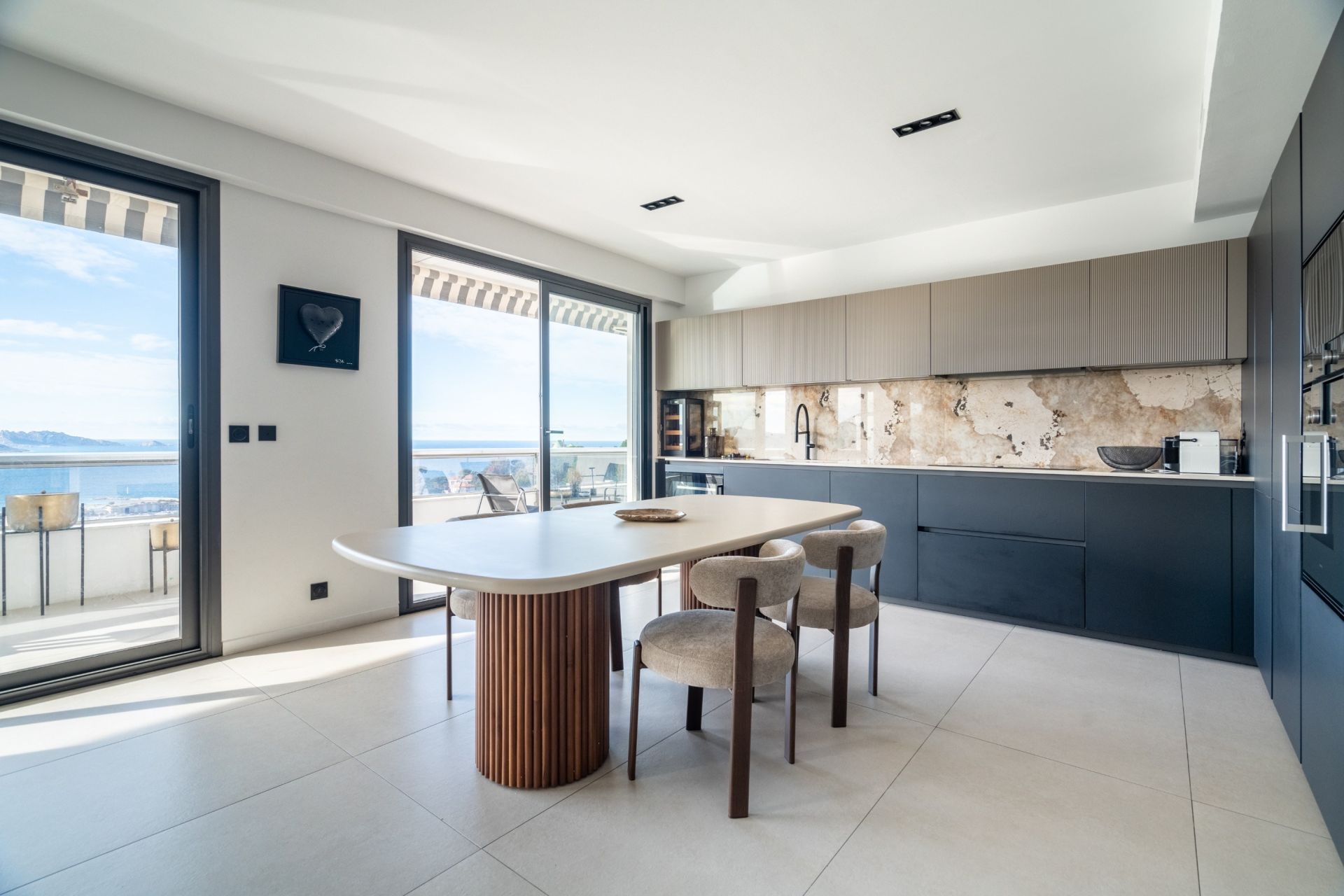 luxury apartment 3 Rooms for sale on MARSEILLE (13008)