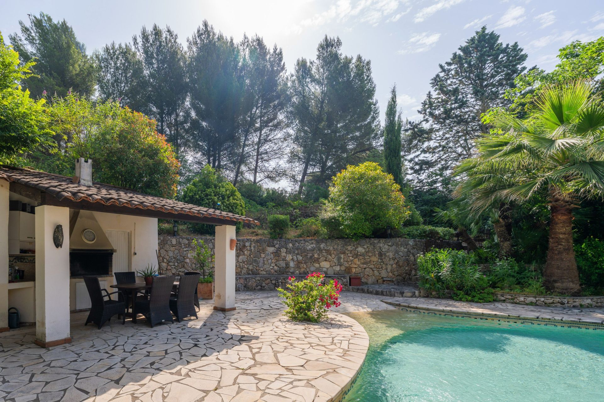 luxury house 7 Rooms for sale on MARSEILLE (13011)