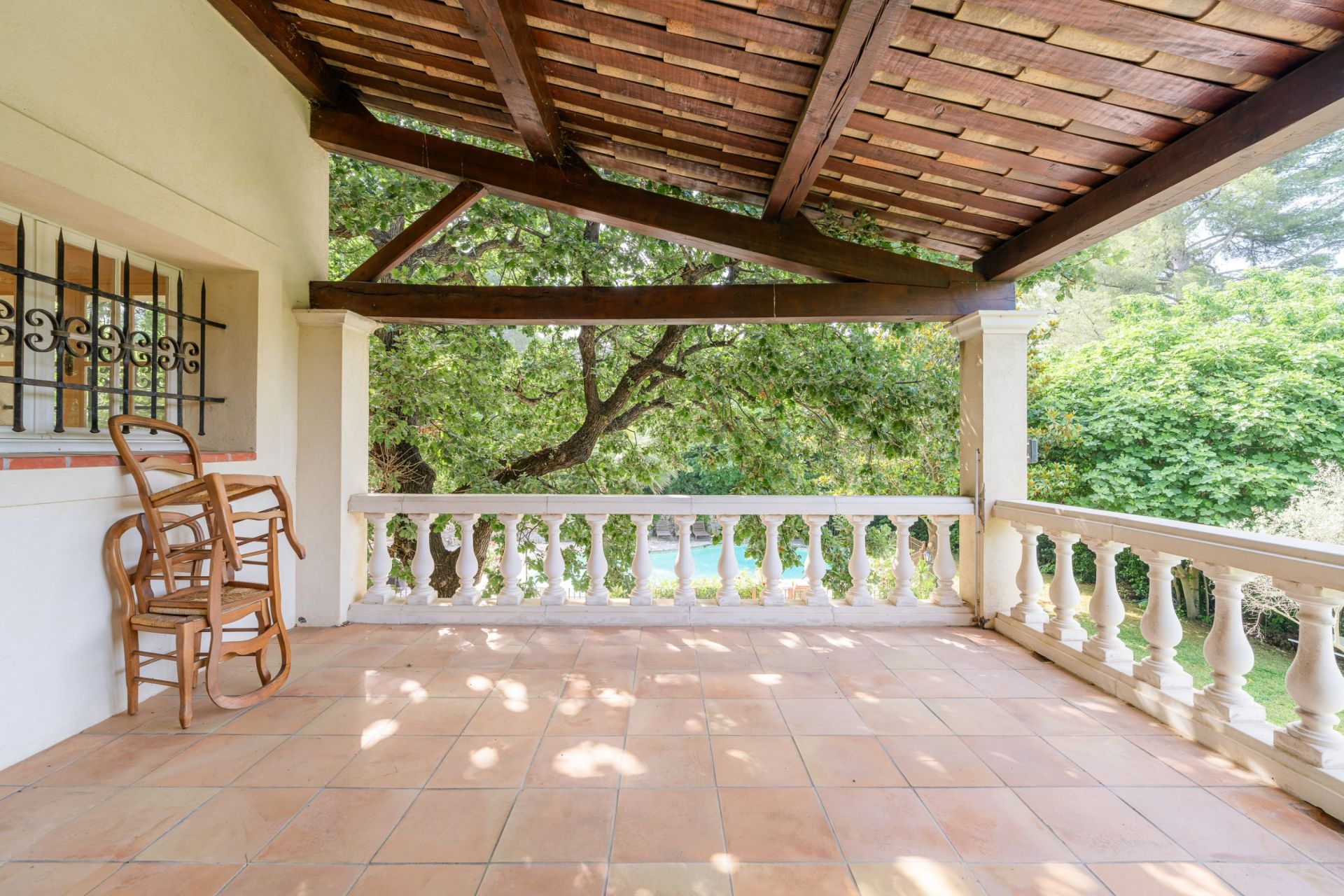 luxury house 7 Rooms for sale on MARSEILLE (13011)