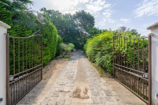 luxury house 7 Rooms for sale on MARSEILLE (13011)