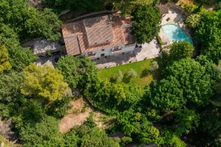 luxury house 7 Rooms for sale on MARSEILLE (13011)