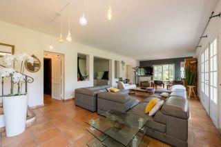 luxury house 7 Rooms for sale on MARSEILLE (13011)