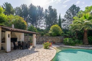 luxury house 7 Rooms for sale on MARSEILLE (13011)