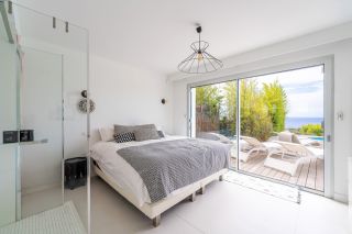 luxury house 8 Rooms for sale on CASSIS (13260)