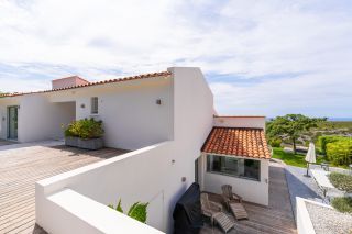 luxury house 8 Rooms for sale on CASSIS (13260)