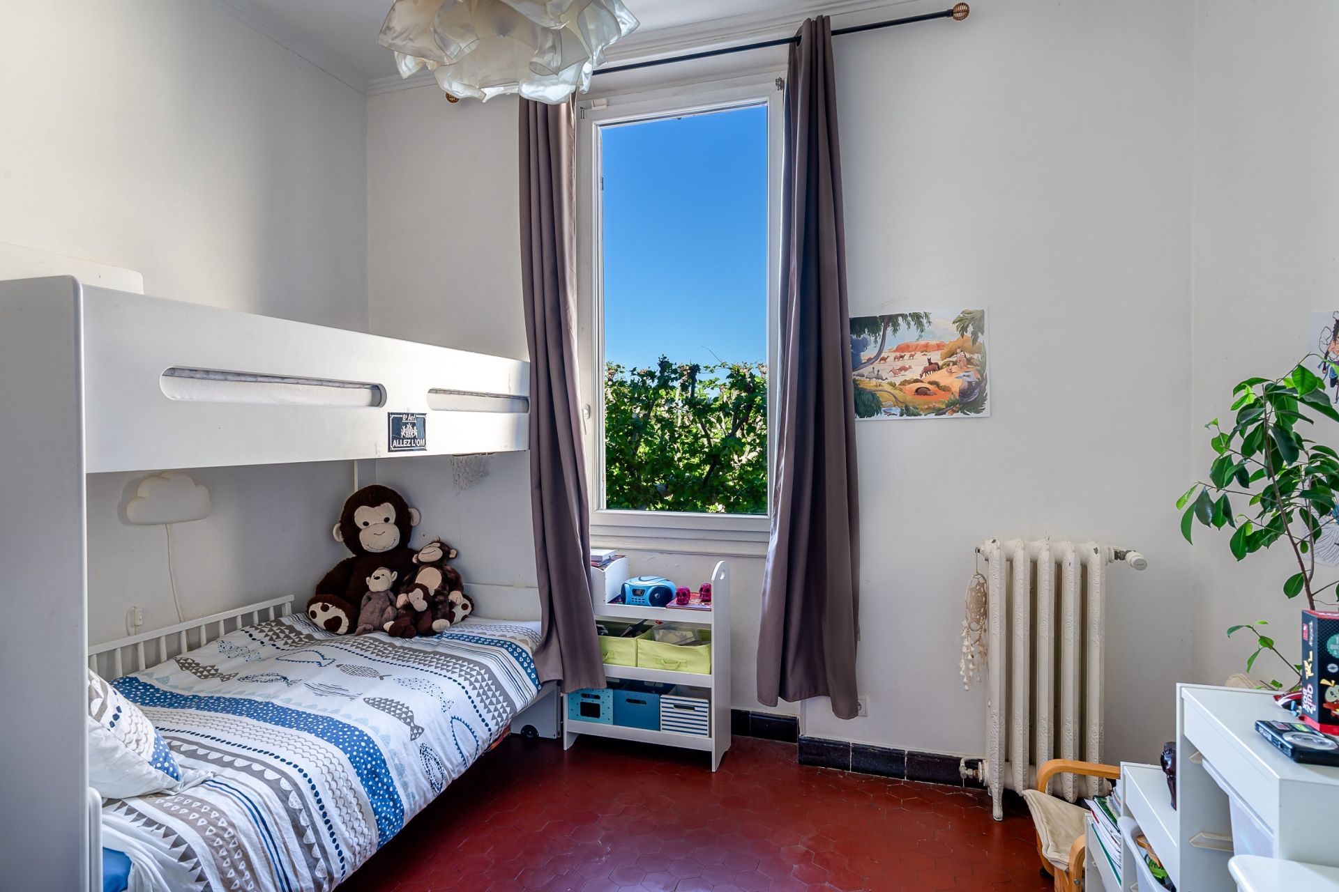 luxury house 9 Rooms for sale on MARSEILLE (13008)