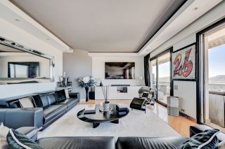 luxury apartment 6 Rooms for sale on MARSEILLE (13008)